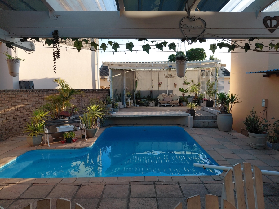 3 Bedroom Property for Sale in Strelitzia Park Eastern Cape